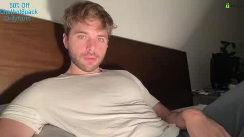 Snapshot of hot8pack01 chatting on 11.26.25 Edward aka Wolf online show from 11.26.25