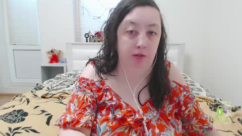Snapshot of hot_and_pretty chatting on 01.07.25 Lila online show from 01.07.25