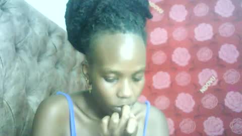 Snapshot of hot_berry2003 chatting on 10.04.25 Millie online show from 10.04.25