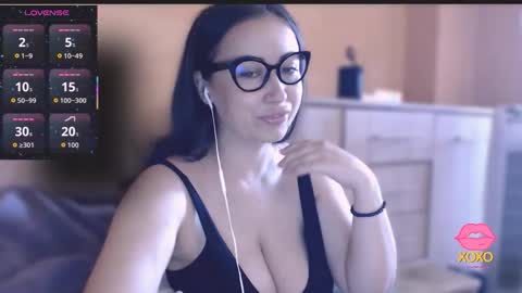 Snapshot of hot_big_ass chatting on 09.25.25 v     online show from 09.25.25