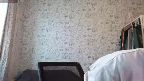 Snapshot of hot_boy_oscar chatting on 10.04.25 Oscar  online show from 10.04.25