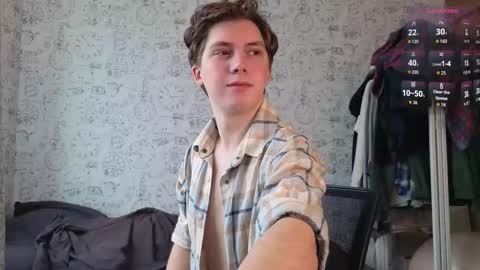 Snapshot of hot_boy_oscar chatting on 10.05.25 Oscar  online show from 10.05.25