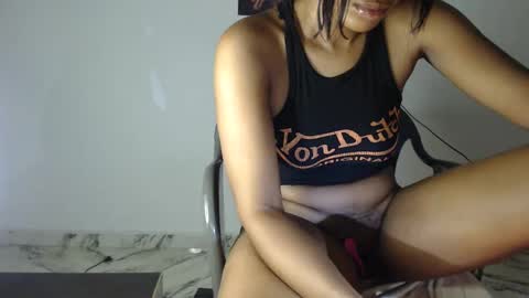 Snapshot of hot_chocoxxxx chatting on 01.25.25 sonia  mis choco online show from 01.25.25