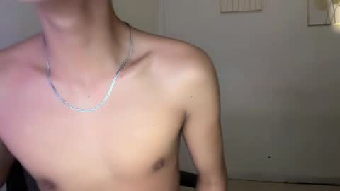 Snapshot of hot_cuteboy02 chatting on 09.23.25 Kim online show from 09.23.25