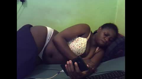 Snapshot of hot_girlly chatting on 11.13.25 hot_girlly online show from 11.13.25