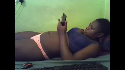 Snapshot of hot_girlly chatting on 11.13.25 hot_girlly online show from 11.13.25