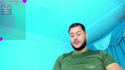 Snapshot of hot_latino_boy_ chatting on 10.23.25 Alejandro online show from 10.23.25