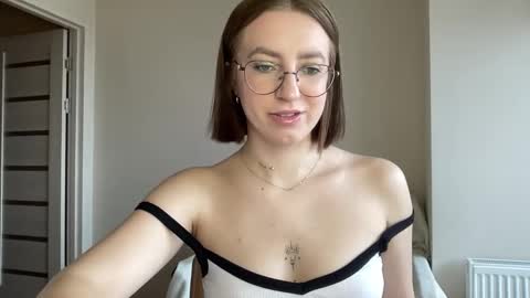 Lina online show from 12.19.24