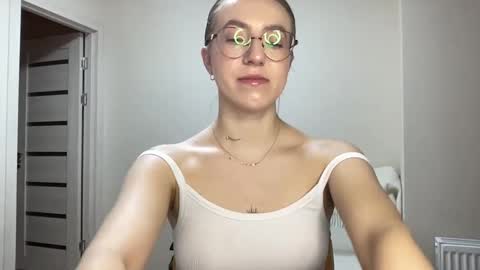 Lina online show from 12.21.24