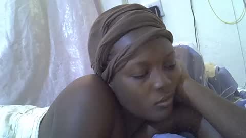 Snapshot of hot_raylah chatting on 05.04.26 RAYLAH online show from 05.04.26