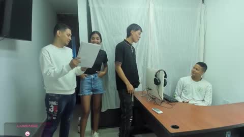 Vanesa Oliver and Andrew online show from 11.28.25