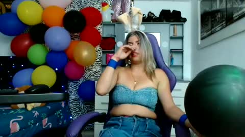 Snapshot of hot_sexy_bunny chatting on 06.13.26 hot sexy bunny online show from 06.13.26