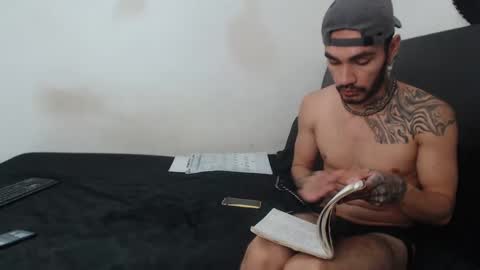 Hot Sharks   online show from 01.20.25