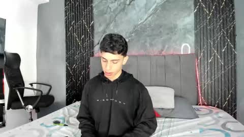 Hot Summer Boy online show from 03.06.26