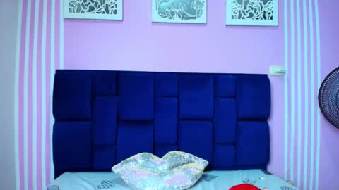 hot_sweetness_fire online show from 12.23.25