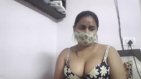 Snapshot of hot_tanvi chatting on 04.08.26 Tanvi online show from 04.08.26