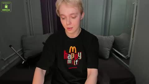 hot_twinkboy online show from 02.25.25