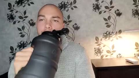 Snapshot of hotalphawolfxx chatting on 04.04.26 Kristiyan online show from 04.04.26