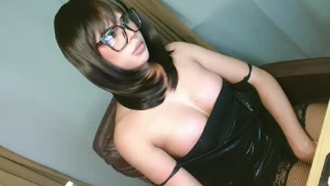 hotasian_ online show from 06.12.26