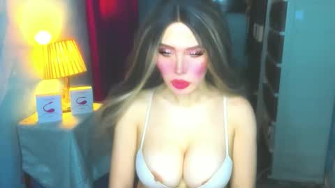 Snapshot of hotbabe_tanya chatting on 02.18.26 T A N Y A online show from 02.18.26