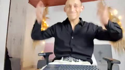 Red online show from 01.23.25