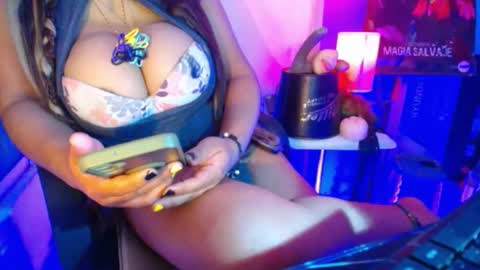 Snapshot of hotbritneyxx chatting on 02.21.25 hotbritneyxx online show from 02.21.25