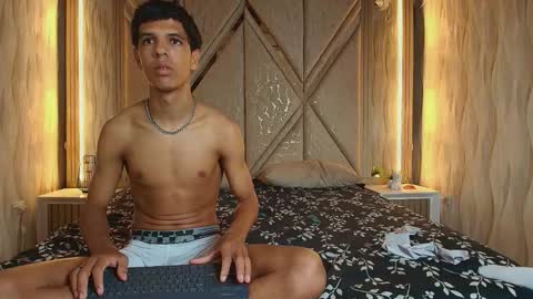 hotcouple_222 online show from 02.15.26