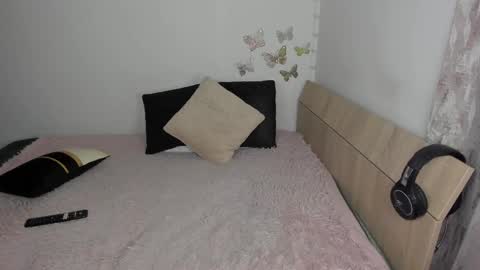 KRISS LUNA online show from 09.23.25