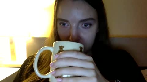 Snapshot of hoteffy chatting on 12.02.24 effy online show from 12.02.24