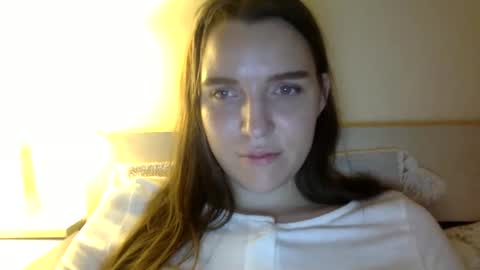 Snapshot of hoteffy chatting on 12.20.24 effy online show from 12.20.24