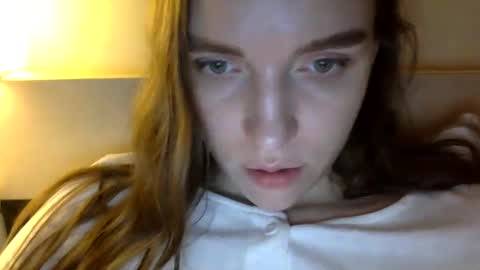 Snapshot of hoteffy chatting on 12.21.24 effy online show from 12.21.24