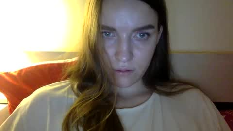 Snapshot of hoteffy chatting on 01.06.25 effy online show from 01.06.25