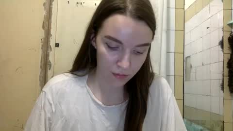 Snapshot of hoteffy chatting on 01.17.25 effy online show from 01.17.25