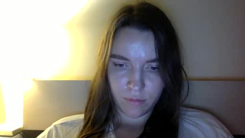 Snapshot of hoteffy chatting on 01.18.25 effy online show from 01.18.25