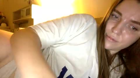 Snapshot of hoteffy chatting on 01.19.25 effy online show from 01.19.25