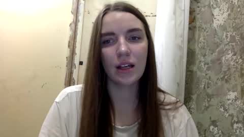 Snapshot of hoteffy chatting on 02.09.25 effy online show from 02.09.25