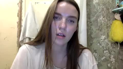 Snapshot of hoteffy chatting on 02.11.25 effy online show from 02.11.25