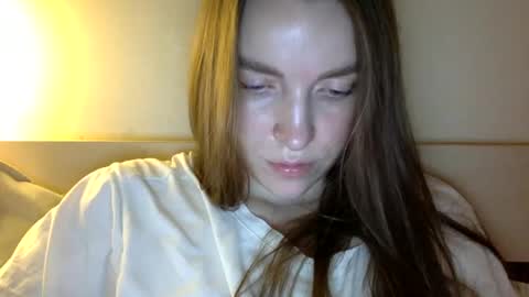 Snapshot of hoteffy chatting on 03.01.25 effy online show from 03.01.25