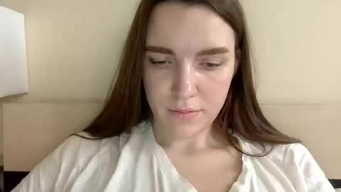 Snapshot of hoteffy chatting on 03.03.25 effy online show from 03.03.25