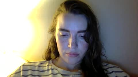 Snapshot of hoteffy chatting on 10.04.25 effy online show from 10.04.25