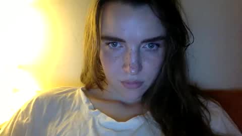 Snapshot of hoteffy chatting on 10.25.25 effy online show from 10.25.25