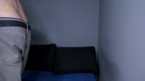 Snapshot of hotflirtyfella chatting on 04.24.26 QUENTIN online show from 04.24.26