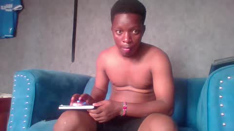 Snapshot of hotguyy001 chatting on 03.12.25 hotguyy001 online show from 03.12.25