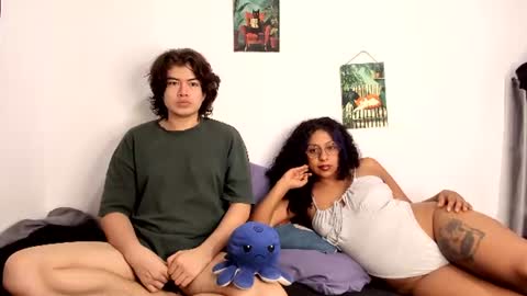 Snapshot of hothoneychile chatting on 06.25.26 Sam and Nico online show from 06.25.26