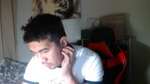 Snapshot of hothunkybear23 chatting on 12.15.25 Khel online show from 12.15.25