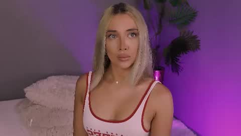 Snapshot of hotjessxx chatting on 06.24.26 Maria online show from 06.24.26