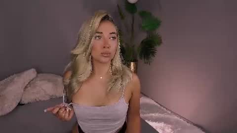 Snapshot of hotjessxx chatting on 07.27.26 Maria online show from 07.27.26