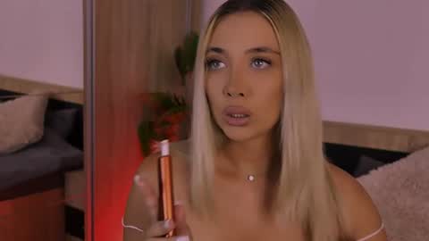 Snapshot of hotjessxx chatting on 08.06.26 Maria online show from 08.06.26