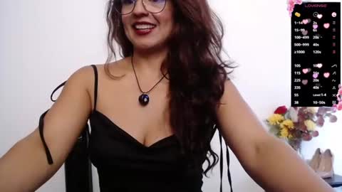 Snapshot of hotjollie chatting on 07.23.26 Jollie online show from 07.23.26