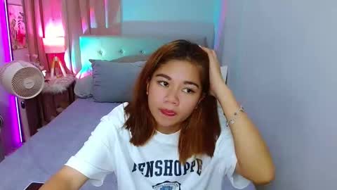 Snapshot of hotlayla_ chatting on 12.31.24 Layla online show from 12.31.24